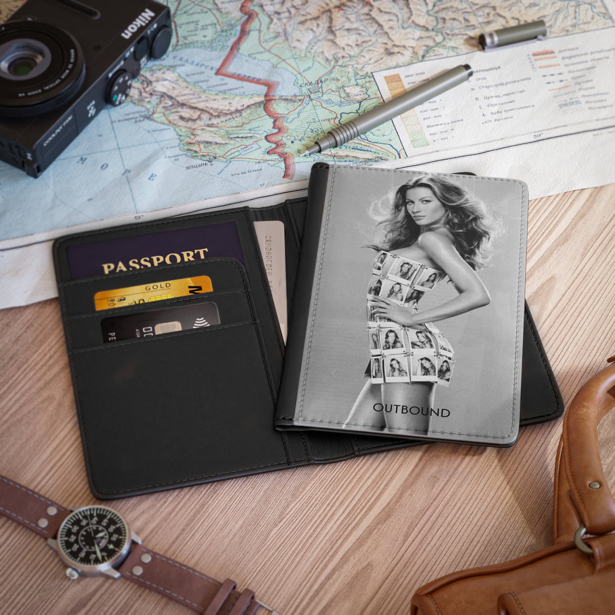 Gisele Bündchen Passport Cover (BLACK & WHITE)